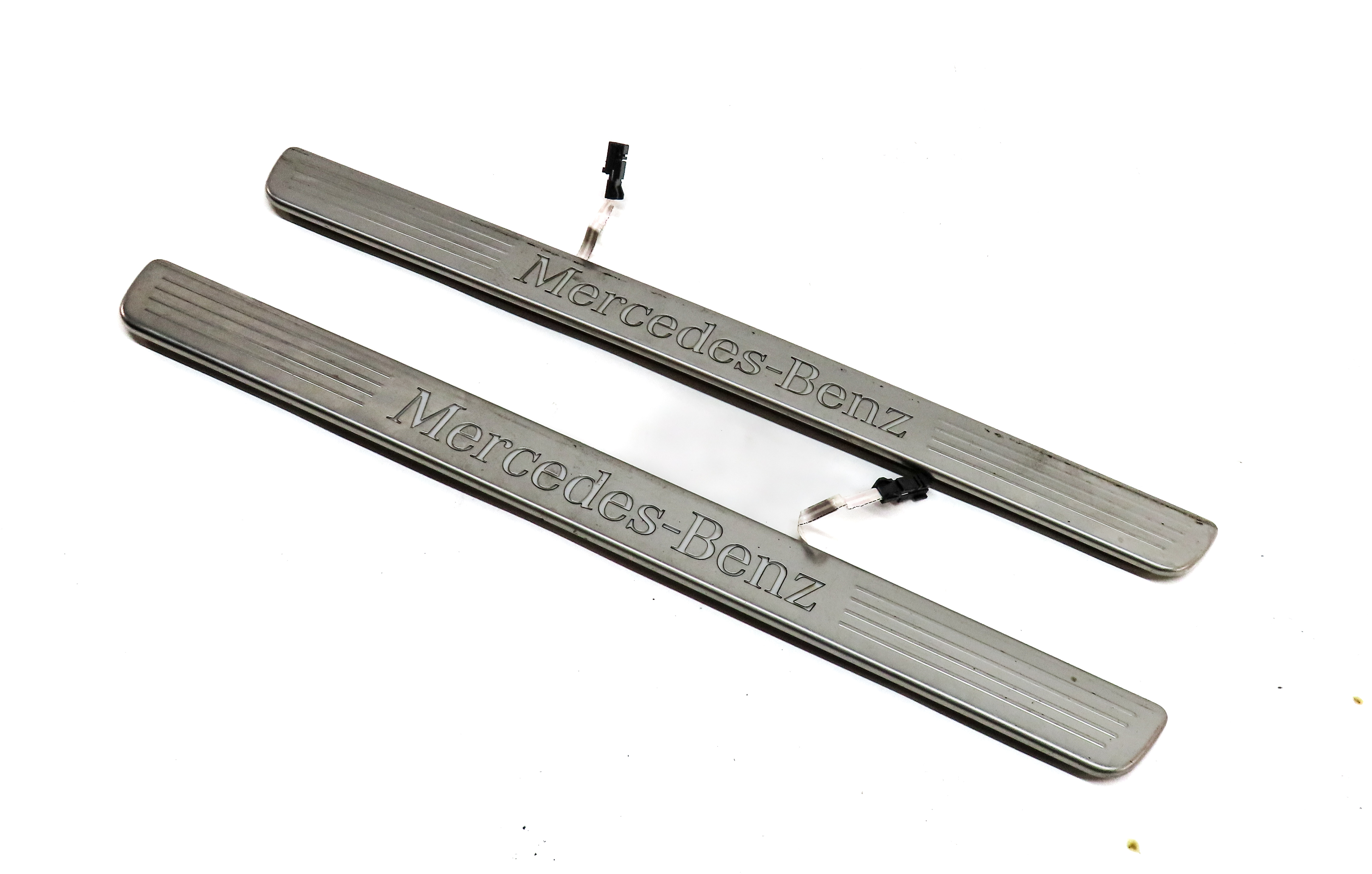 13 MERCEDES ML550 (W166) FRONT LEFT & RIGHT LIGHTED DOOR SILL SCUFF PLATE SET/2 — exact item pictured
